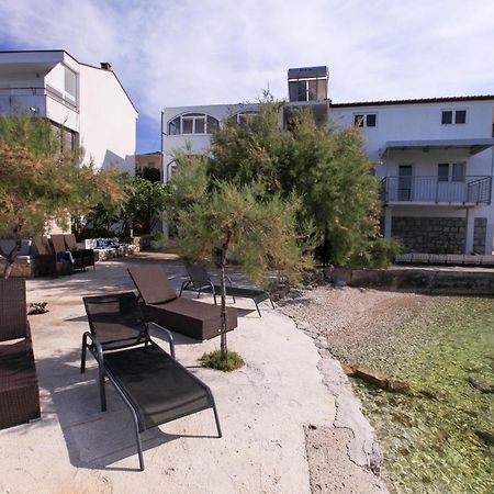 Robinson Dora Apartment Putnikovic Exterior photo