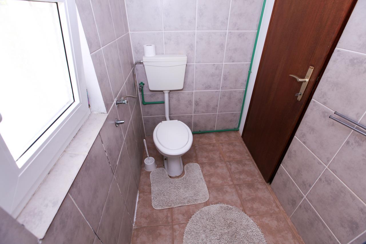 Robinson Dora Apartment Putnikovic Exterior photo